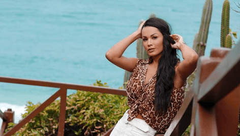 Ex-bailarina do Faustão sensualiza demais, infringe regra de praia italiana e autoridades são chamadas: "A polícia veio" Ex-bailarina do Faustão sensualiza demais, infringe regra de praia italiana e autoridades são chamadas: "A polícia veio"