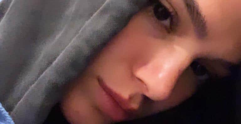 Bruna Marquezine acabou se dando mal e dormiu no aeroporto Bruna Marquezine acabou se dando mal e dormiu no aeroporto