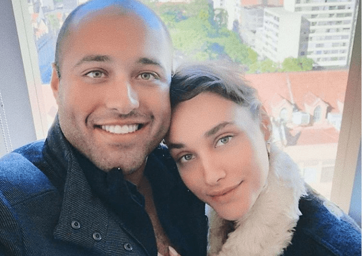 Débora Nascimento em aparição rara com o irmão, Júnior Nascimento (Foto: Reprodução/Instagram)