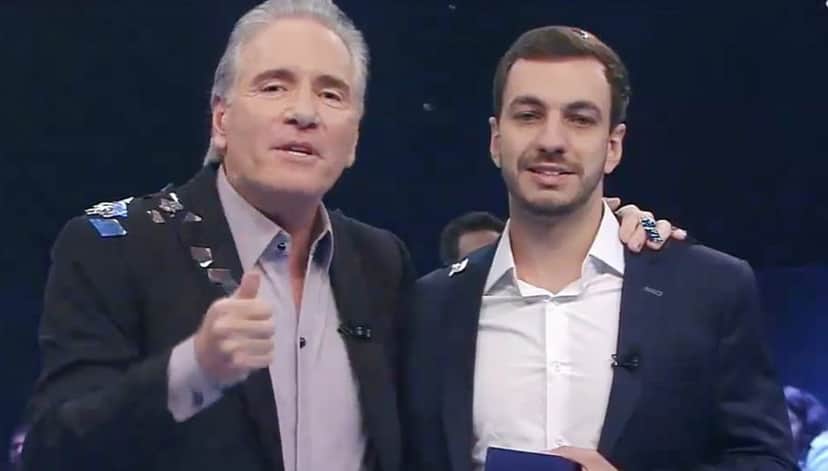 Anúncio do vencedor de O Aprendiz foi realizado ao vivo nos estúdios da Band (Foto: Reprodução/Band)