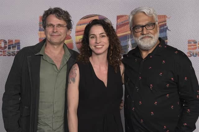 O diretor artístico Luiz Henrique Rios com os autores Rosane Svartman Paulo Halm no lançamento de Bom Sucesso (Foto: Globo/Estevam Avellar) O diretor artístico Luiz Henrique Rios com os autores Rosane Svartman Paulo Halm no lançamento de Bom Sucesso (Foto: Globo/Estevam Avellar)