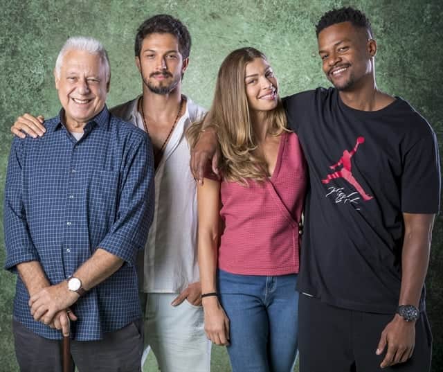 Alberto (Antonio Fagundes), Marcos (Romulo Estrela), Paloma (Grazi Massafera) e Ramon (David Junior) em Bom Sucesso (Foto: Globo/João Cotta) Alberto (Antonio Fagundes), Marcos (Romulo Estrela), Paloma (Grazi Massafera) e Ramon (David Junior) em Bom Sucesso (Foto: Globo/João Cotta)