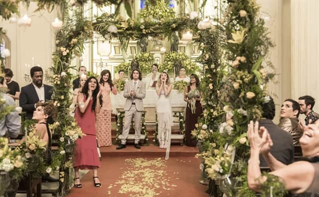 João (Rafael Vitti) e Manu (Isabelle Drummond) terminam juntos e felizes no último capítulo de Verão 90 (Foto: Globo/João Miguel Júnior) João (Rafael Vitti) e Manu (Isabelle Drummond) terminam juntos e felizes no último capítulo de Verão 90 (Foto: Globo/João Miguel Júnior)