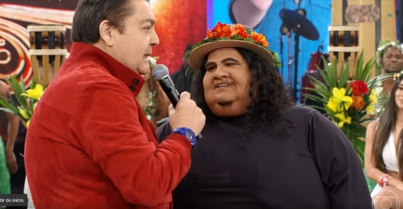 Hugo Bonemer apareceu completamente irreconhecível no Show dos Famosos (Foto: Reprodução/Globo) Hugo Bonemer apareceu completamente irreconhecível no Show dos Famosos (Foto: Reprodução/Globo)