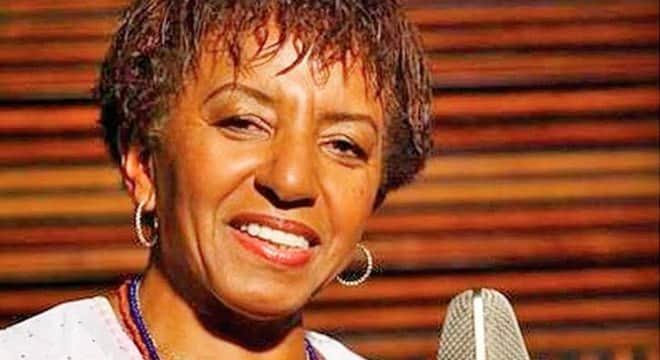 A cantora Leci Brandão foi atacada após morte da mãe (Foto: Divulgação) A cantora Leci Brandão foi atacada após morte da mãe (Foto: Divulgação)
