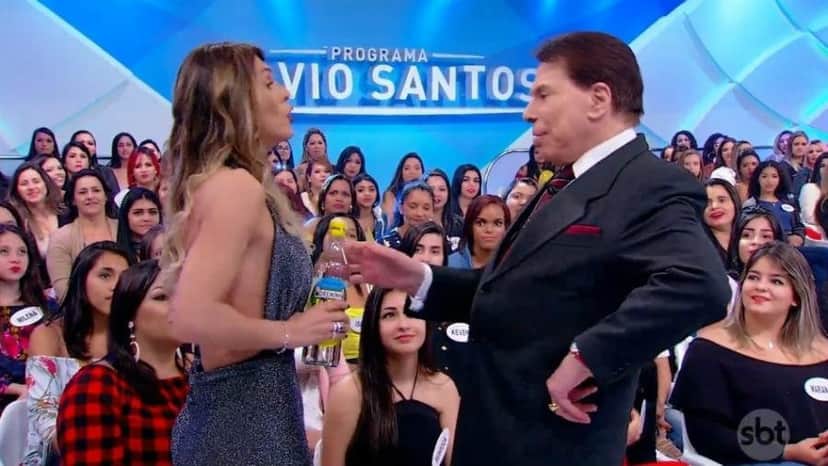 Silvio Santos chama Lívia Andrade de “maconheira” e “bêbada” (Foto: Reprodução) Silvio Santos chama Lívia Andrade de “maconheira” e “bêbada” (Foto: Reprodução)