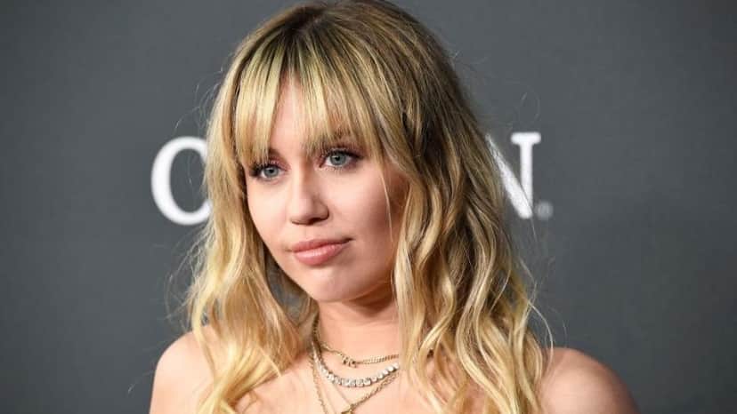 Miley Cyrus responde comentário de fã depois de não ser indicada a premiação (Foto: Reprodução) Miley Cyrus responde comentário de fã depois de não ser indicada a premiação (Foto: Reprodução)