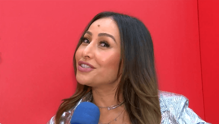 Sabrina Sato comandará o "Domingo Show" Sabrina Sato comandará o "Domingo Show"