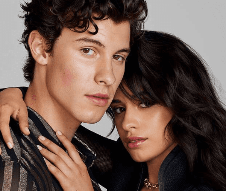 Shawn Mendes e Camila Cabello surpreendem a todos depois de serem flagrados aos beijos (Foto: Reprodução Shawn Mendes e Camila Cabello surpreendem a todos depois de serem flagrados aos beijos (Foto: Reprodução