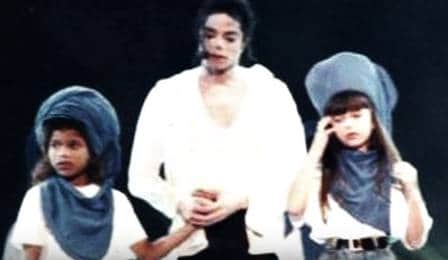 Sandy no palco com Michael Jackson Foto: Reprodução Sandy no palco com Michael Jackson Foto: Reprodução