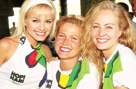 Eliana, Xuxa e Angélica numa rara foto com as três reunidas, em 1999 Foto: divulgação Eliana, Xuxa e Angélica numa rara foto com as três reunidas, em 1999 Foto: divulgação