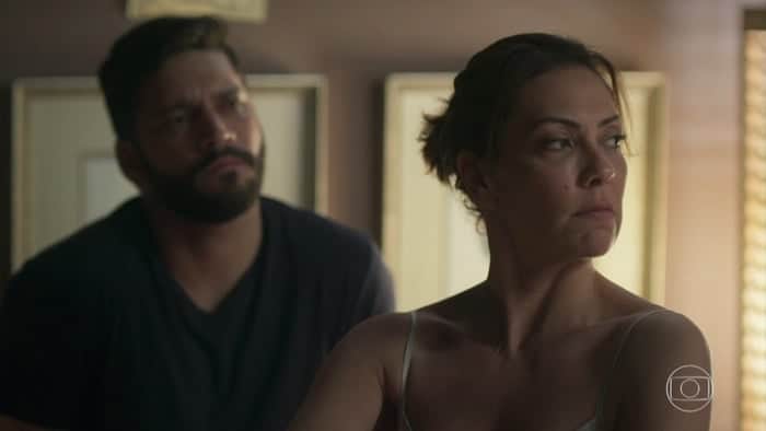 Diogo (Armando Babioff) vai abusar sexualmente de Nana (Fabiula Nascimento) em Bom Sucesso (Foto: Reprodução/Globo) Diogo (Armando Babioff) vai abusar sexualmente de Nana (Fabiula Nascimento) em Bom Sucesso (Foto: Reprodução/Globo)