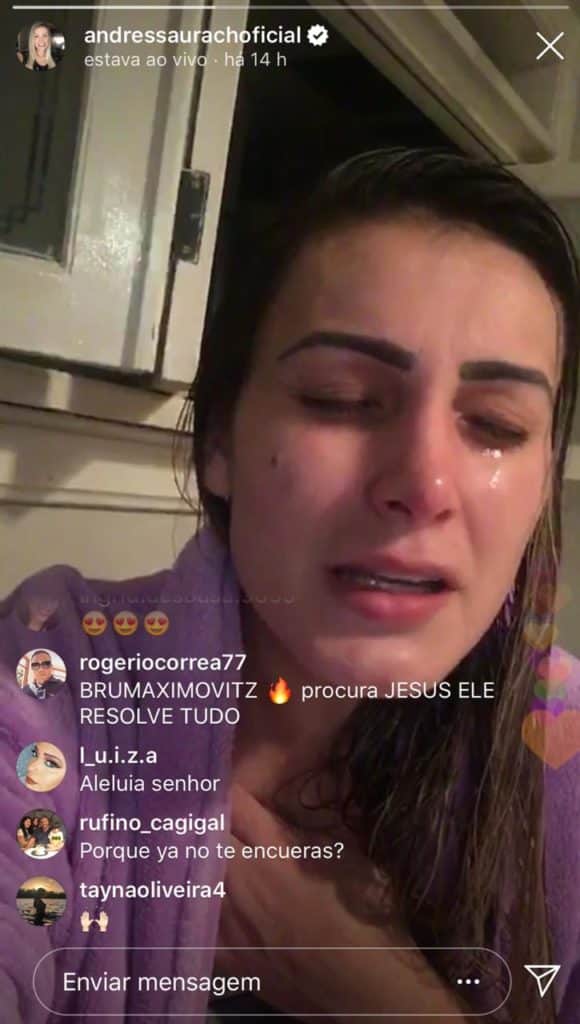 Modelo ficou bastante emocionada em live no seu Instagram Modelo ficou bastante emocionada em live no seu Instagram