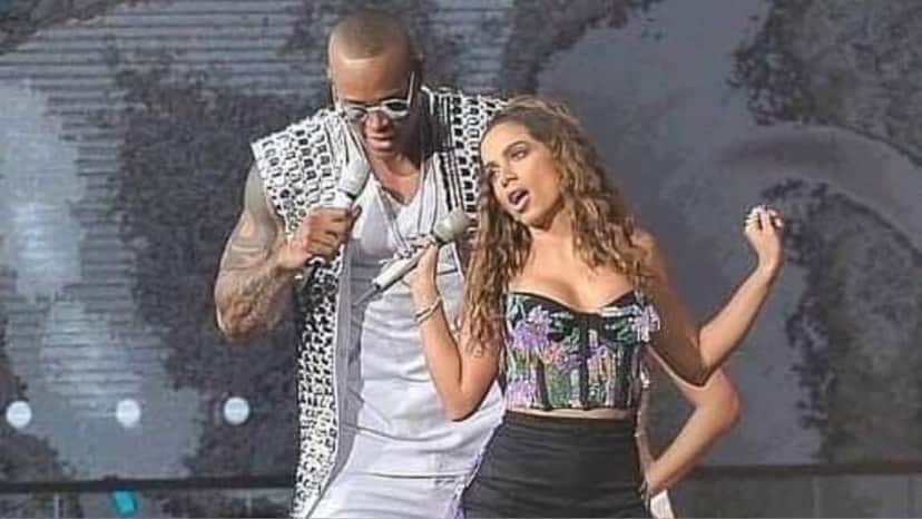 Anitta sensualiza com Leo Santana durante a gravação de DVD do cantor em São Paulo (Imagem: Instagram) Anitta sensualiza com Leo Santana durante a gravação de DVD do cantor em São Paulo (Imagem: Instagram)