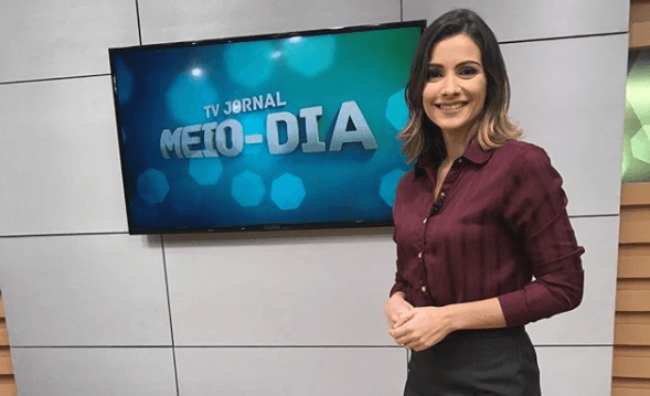 A apresentadora do SBT, de Silvio Santos, Anne Barretto do TV Jornal (Foto: Reprodução) A apresentadora do SBT, de Silvio Santos, Anne Barretto do TV Jornal (Foto: Reprodução)