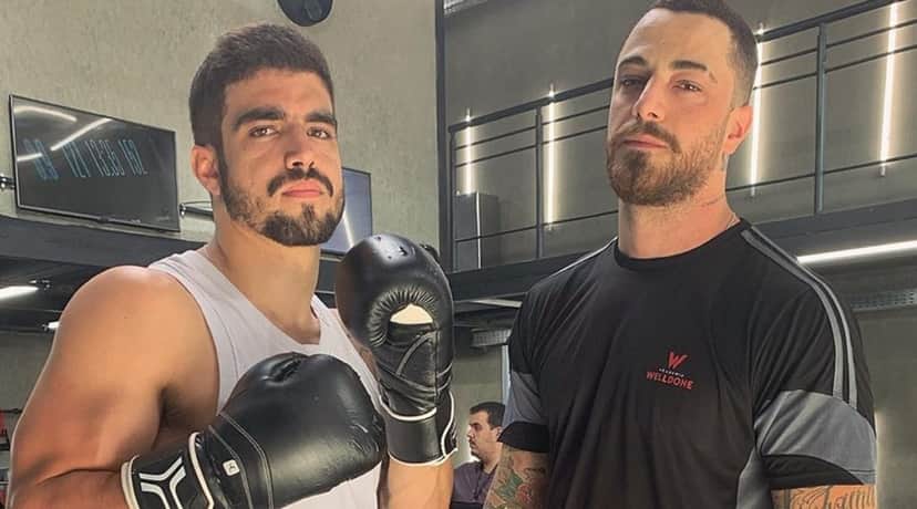 Caio Castro e Felipe Titto nos bastidores da novela A Dona do Pedaço, da Globo. (Foto: Divulgação/TV Globo) Caio Castro e Felipe Titto nos bastidores da novela A Dona do Pedaço, da Globo. (Foto: Divulgação/TV Globo)