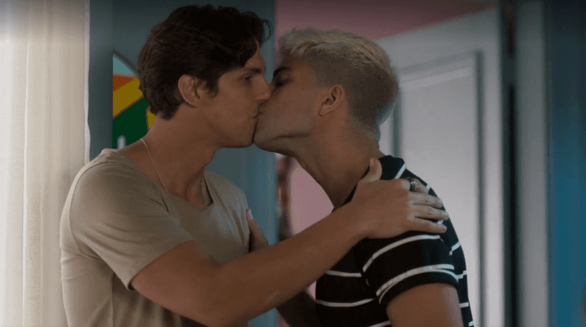 Pedro (Rafael Infante) e William (Diego Montez) em "Bom Sucesso) (Foto: Reprodução/Globoplay)