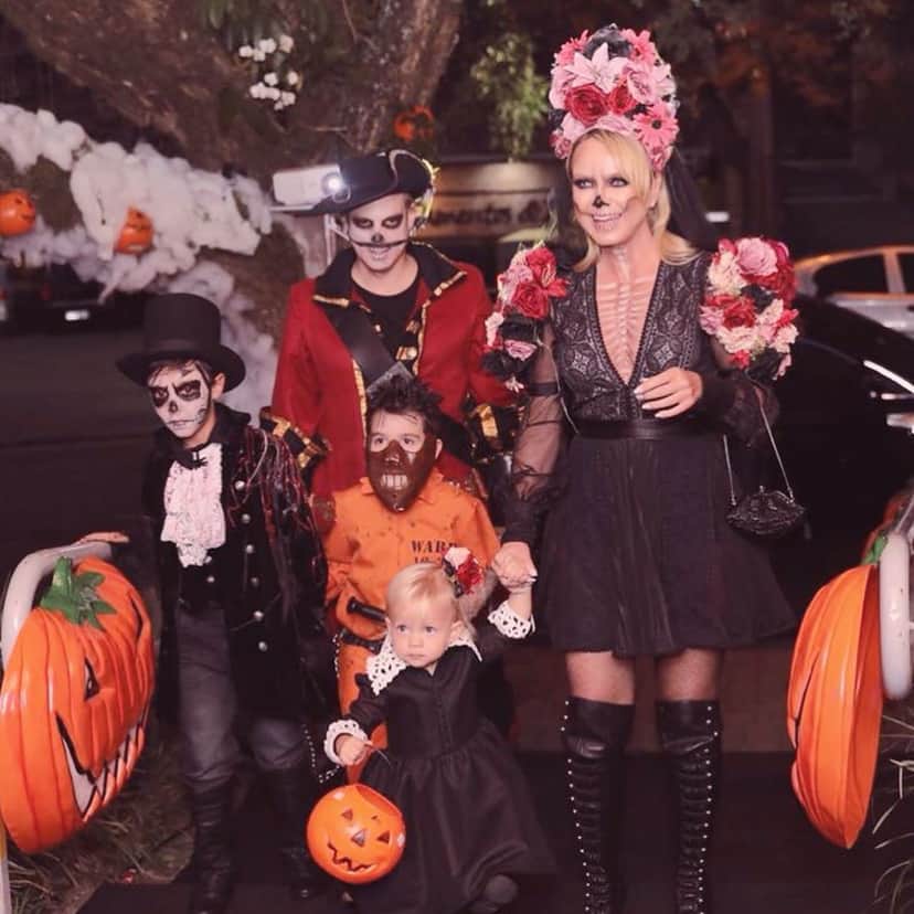 Eliana, Arthur e Manoela em festa com a temática "Dia dos Mortos" (Foto: Reprodução/Instagram) Eliana, Arthur e Manoela em festa com a temática "Dia dos Mortos" (Foto: Reprodução/Instagram)