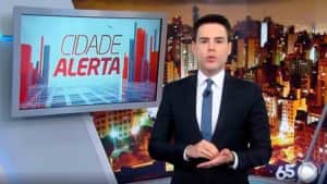 O jornalista Luiz Bacci no comando do Cidade Alerta, da Record (Foto: Reprodução) O jornalista Luiz Bacci no comando do Cidade Alerta, da Record (Foto: Reprodução)
