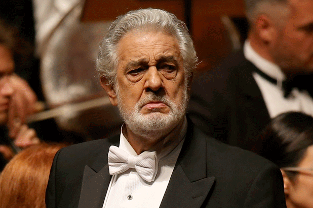 O famoso cantor, Plácido Domingo está sendo investigado por assédio sexual após ser acusado por mais de nove mulheres diferentes (Foto: Reprodução) O famoso cantor, Plácido Domingo está sendo investigado por assédio sexual após ser acusado por mais de nove mulheres diferentes (Foto: Reprodução)