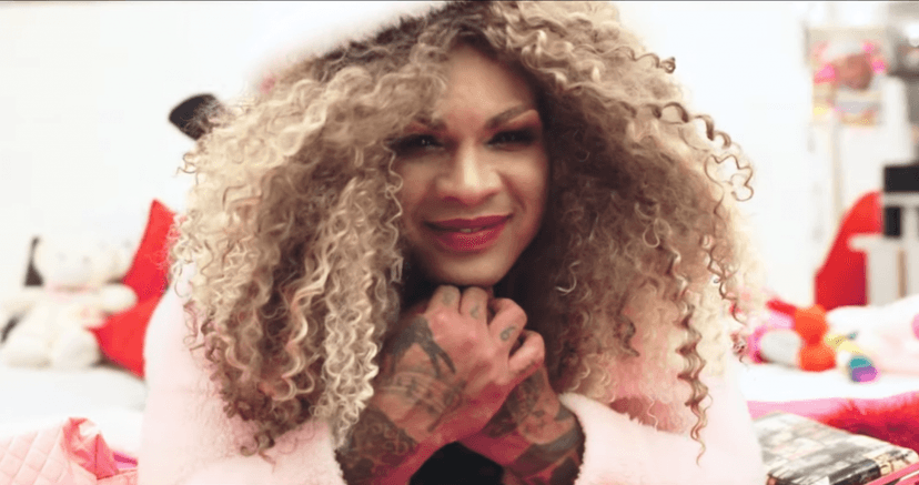 O cantor Rodriguinho resolveu mergulhar fundo no universo feminino no seu novo clipe "Elas" (Imagem Reprodução)