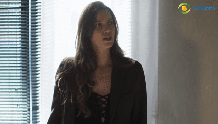 Fabiana (Nathalia Dill) será obrigada a recontratar Britney (Glamour Garcia) em A Dona do Pedaço (Foto: Reprodução/Globo) Fabiana (Nathalia Dill) será obrigada a recontratar Britney (Glamour Garcia) em A Dona do Pedaço (Foto: Reprodução/Globo)