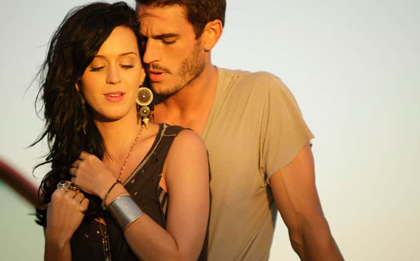 Katy Perry e Josh Kloss (Foto: Reprodução) Katy Perry e Josh Kloss (Foto: Reprodução)