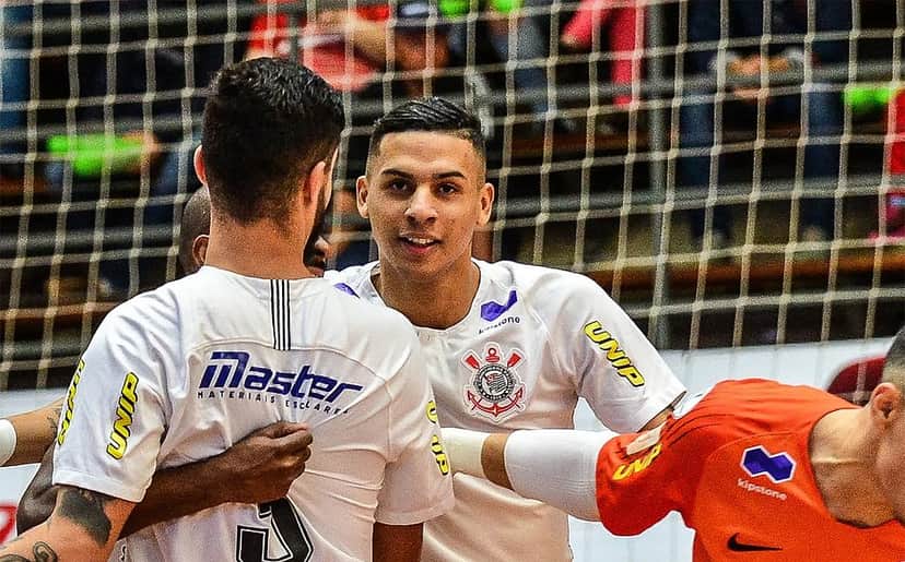 O jogador de futsal da seleção brasileira e do Corinthians Douglas Nunes foi brutalmente assassinado (Reprodução) O jogador de futsal da seleção brasileira e do Corinthians Douglas Nunes foi brutalmente assassinado (Reprodução)