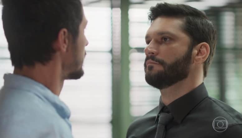 Diogo (Armando Babaioff) enfrenta Marcos (Romulo Estrela) em Bom Sucesso da Globo Diogo (Armando Babaioff) enfrenta Marcos (Romulo Estrela) em Bom Sucesso da Globo