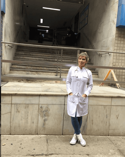 Fani Pacheco em frente a hospital (Foto: Reprodução/ Instagram) Fani Pacheco em frente a hospital (Foto: Reprodução/ Instagram)
