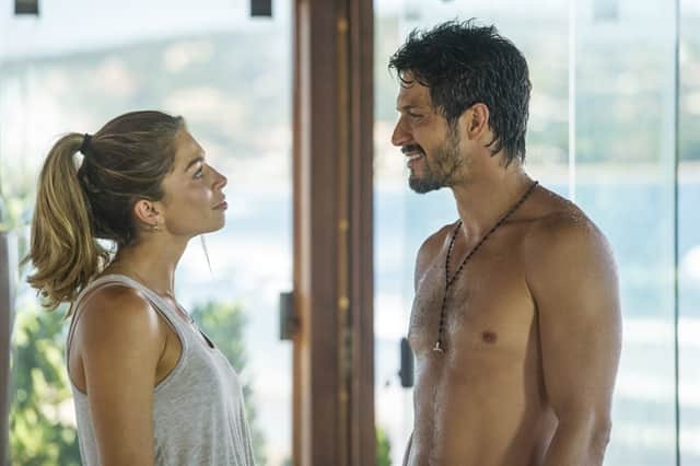 Paloma (Grazi Massafera) e Marcos (Romulo Estrela) em cena de Bom Sucesso (Foto: Globo/João Cotta) Paloma (Grazi Massafera) e Marcos (Romulo Estrela) em cena de Bom Sucesso (Foto: Globo/João Cotta)
