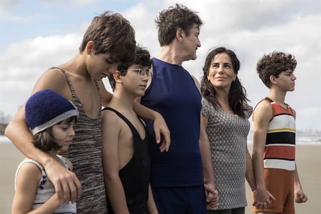 Isabel (Maju Lima), Carlos (Xande Valois), Julinho (Davi de Oliveira), Júlio (Antonio Calloni), Lola (Gloria Pires) e Alfredo (Pedro Sol) em Éramos Seis (Foto: Globo/Raquel Cunha) Isabel (Maju Lima), Carlos (Xande Valois), Julinho (Davi de Oliveira), Júlio (Antonio Calloni), Lola (Gloria Pires) e Alfredo (Pedro Sol) em Éramos Seis (Foto: Globo/Raquel Cunha)