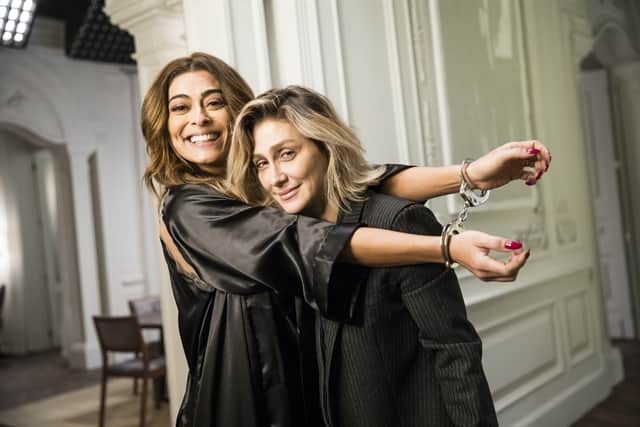Juliana Paes e a diretora Amora Mautner nos bastidores de A Dona do Pedaço (Foto: Globo/João Miguel Júnior) Juliana Paes e a diretora Amora Mautner nos bastidores de A Dona do Pedaço (Foto: Globo/João Miguel Júnior)