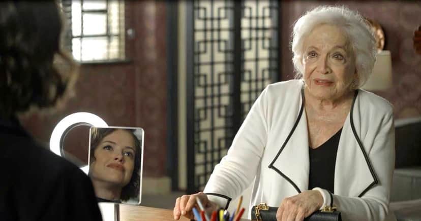 Josiane confrontará Gladys no capítulo de A Dona do Pedaço (Foto: Reprodução) Josiane confrontará Gladys no capítulo de A Dona do Pedaço (Foto: Reprodução)