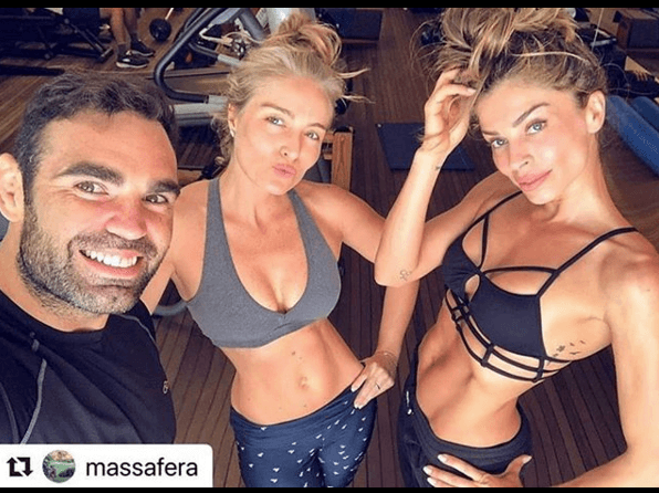 Grazi Massafera e Angélica causou a repostar foto com Photoshop e foi atacada nas redes sociais. Logo depois, a atriz resolveu se pronunciar e tomar atitude. (Foto:Reprodução/ Instagram) Grazi Massafera e Angélica causou a repostar foto com Photoshop e foi atacada nas redes sociais. Logo depois, a atriz resolveu se pronunciar e tomar atitude. (Foto:Reprodução/ Instagram)