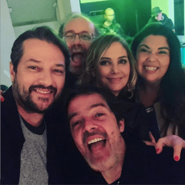 Heloisa Périssé rodeada de amigos (Foto: Reprodução/ Instagram) câncer Heloisa Périssé rodeada de amigos (Foto: Reprodução/ Instagram) câncer
