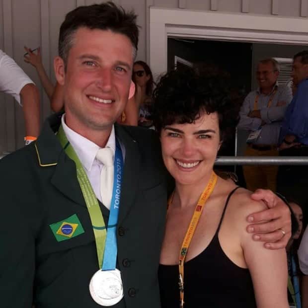 Henrique Pinheiro, atual marido da atriz e Ana Paula Arósio em uma das raras aparições deles (Foto reprodução) Henrique Pinheiro, atual marido da atriz e Ana Paula Arósio em uma das raras aparições deles (Foto reprodução)