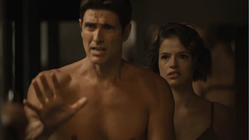 Em 'A Dona do Pedaço', Régis (Reynaldo Gianecchini) se apavora com o descontrole de Maria da Paz (Juliana Paes) — Foto: TV Globo Em 'A Dona do Pedaço', Régis (Reynaldo Gianecchini) se apavora com o descontrole de Maria da Paz (Juliana Paes) — Foto: TV Globo