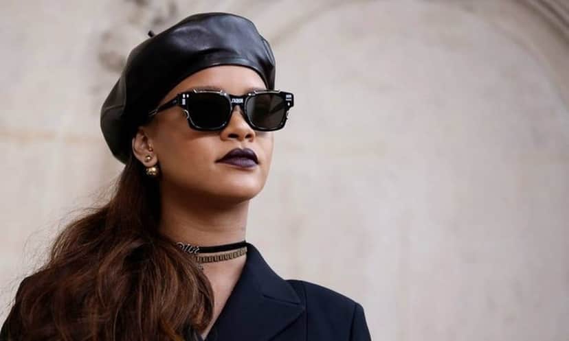 A cantora Rihanna surpreendeu a todos ao patrocinar evento LGBTQ+ (Foto: Reprodução) A cantora Rihanna surpreendeu a todos ao patrocinar evento LGBTQ+ (Foto: Reprodução)