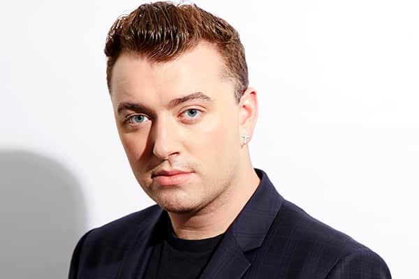 O cantor Sam Smith compartilhou um vídeo dele dançando na chuva em seu Instagram (Foto: Reprodução) O cantor Sam Smith compartilhou um vídeo dele dançando na chuva em seu Instagram (Foto: Reprodução)