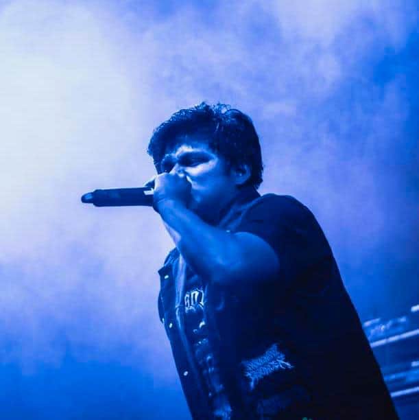 O cantor César Canales foi morto durante um show em El Salvador (Foto: Reprodução) O cantor César Canales foi morto durante um show em El Salvador (Foto: Reprodução)