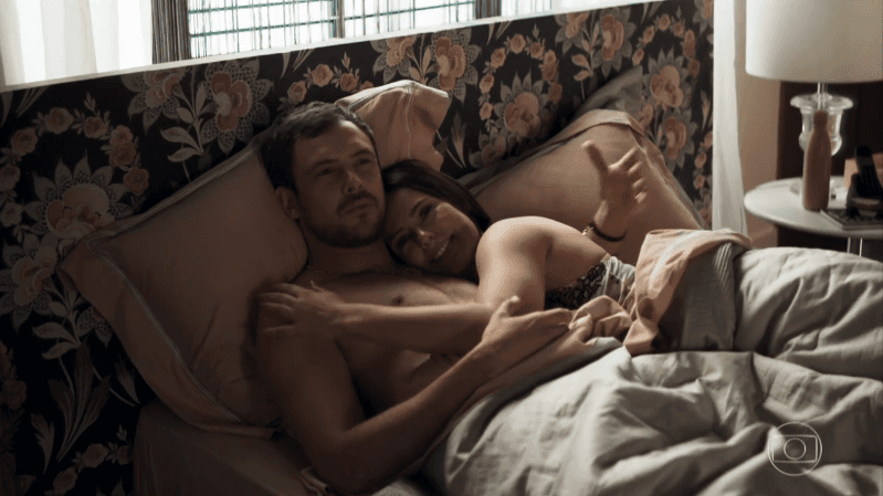 Chiclete (Sergio Guizé) e Vivi (Paolla Oliveira) em A Dona do Pedaço (Foto: Reprodução/Globo) Chiclete (Sergio Guizé) e Vivi (Paolla Oliveira) em A Dona do Pedaço (Foto: Reprodução/Globo)