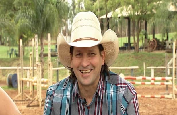 O famoso narrador de rodeios Asa Branca foi internado por causa de um câncer (Reprodução) O famoso narrador de rodeios Asa Branca foi internado por causa de um câncer (Reprodução)