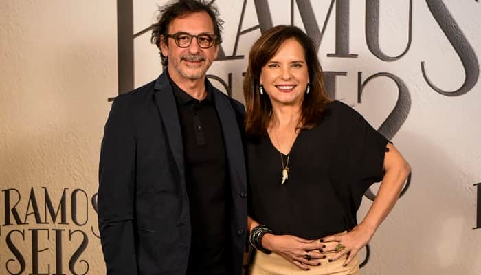 O diretor artístico Carlos Araújo e a autora Angela Chaves no lançamento da novela Éramos Seis (Foto: Globo/Cesar Alves) O diretor artístico Carlos Araújo e a autora Angela Chaves no lançamento da novela Éramos Seis (Foto: Globo/Cesar Alves)