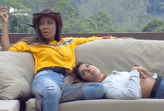 Drika Marinho e Hariany conversam em A Fazenda 11 (Foto: Reprodução/ TV Record/ PlayPlus) Drika Marinho e Hariany conversam em A Fazenda 11 (Foto: Reprodução/ TV Record/ PlayPlus)