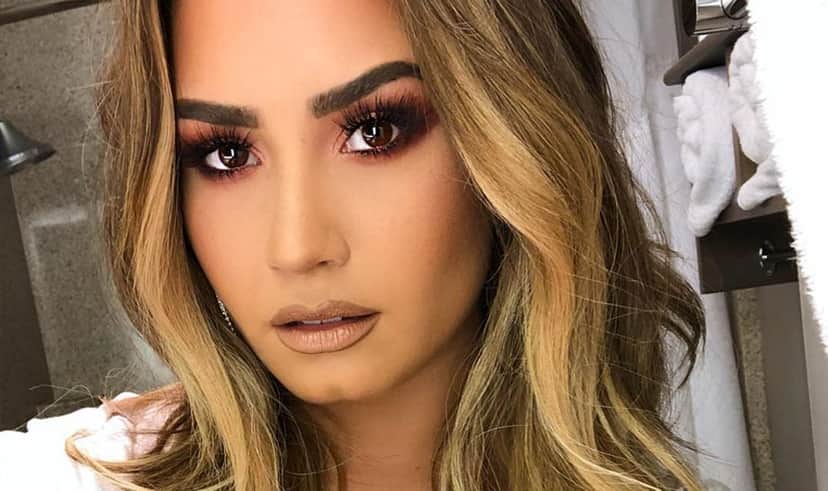 A cantora Demi Lovato fez um desabafo sobre seu corpo e suas imperfeições (Foto: Reprodução) A cantora Demi Lovato fez um desabafo sobre seu corpo e suas imperfeições (Foto: Reprodução)
