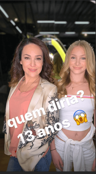 A atriz da TV Globo Gabriela Duarte no ar no Vale a Pena Ver de Novo com a trama Por Amor apareceu com a filha nas redes sociais e se admirou do tamanho da garota (Foto: Reprodução/ Instagram) A atriz da TV Globo Gabriela Duarte no ar no Vale a Pena Ver de Novo com a trama Por Amor apareceu com a filha nas redes sociais e se admirou do tamanho da garota (Foto: Reprodução/ Instagram)