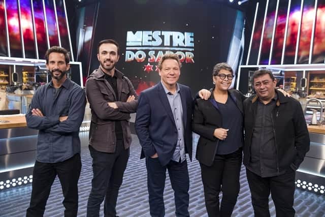 José Avillez, Leo Paixão, Claude Troisgros, Kátia Barbosa e Batista no lançamento de Mestre do Sabor (Foto: Globo/Victor Pollack) José Avillez, Leo Paixão, Claude Troisgros, Kátia Barbosa e Batista no lançamento de Mestre do Sabor (Foto: Globo/Victor Pollack)