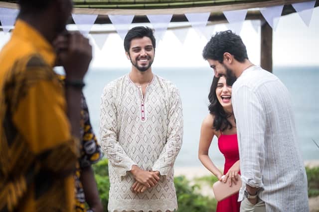 Bruno (Rodrigo Simas), Laila (Julia Dalavia) e Jamil (Renato Góes) em Órfãos da Terra (Foto: Globo/Raquel Cunha)