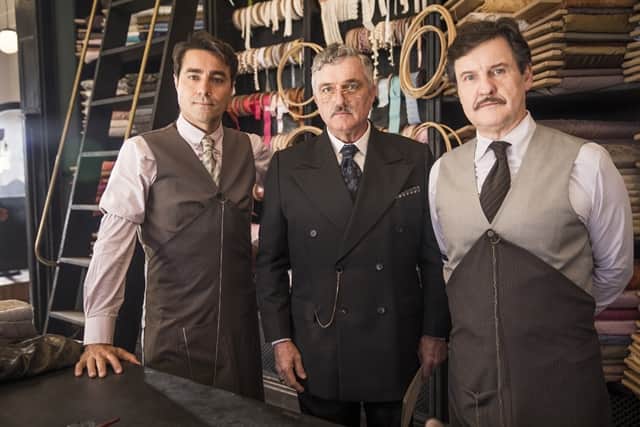 Assad (Werner Schünemann), Júlio (Antonio Calloni) e Almeida (Ricardo Pereira) em Éramos Seis (Foto: Globo/João Miguel Júnior) Assad (Werner Schünemann), Júlio (Antonio Calloni) e Almeida (Ricardo Pereira) em Éramos Seis (Foto: Globo/João Miguel Júnior)